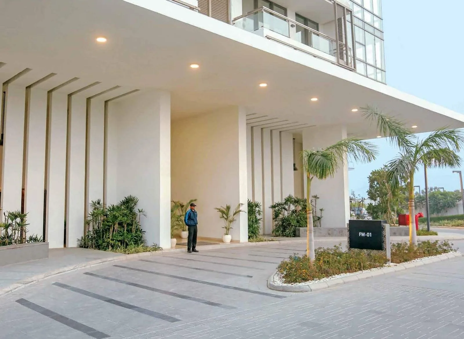 Well-appointed tower drop-off zone at M3M Golf Estate